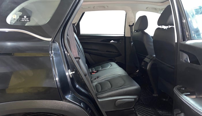 2020 MG HECTOR SHARP 1.5 DCT PETROL, Petrol, Automatic, 29,571 km, Right Side Rear Door Cabin