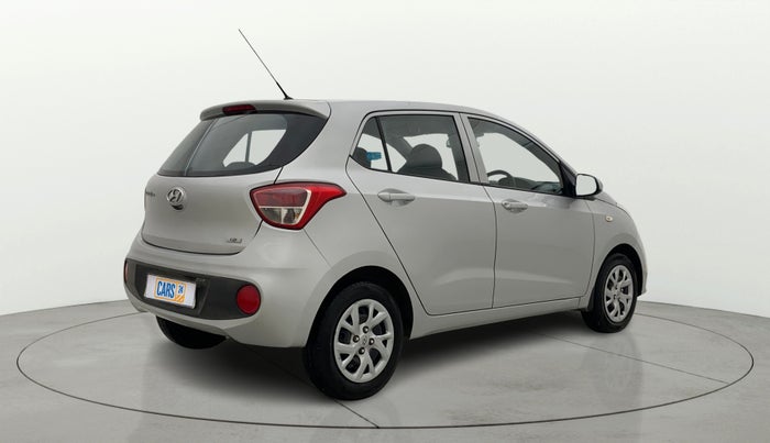 2017 Hyundai Grand i10 MAGNA 1.2 KAPPA VTVT, Petrol, Manual, 66,521 km, Right Back Diagonal