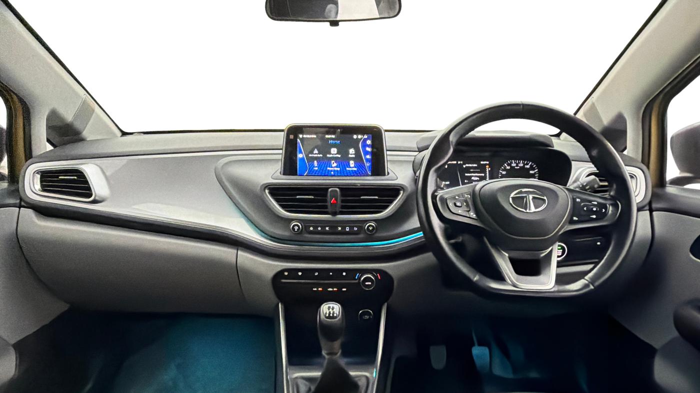 2020 Tata ALTROZ XZ PETROL, Petrol, Manual, 64,354 km, Dashboard