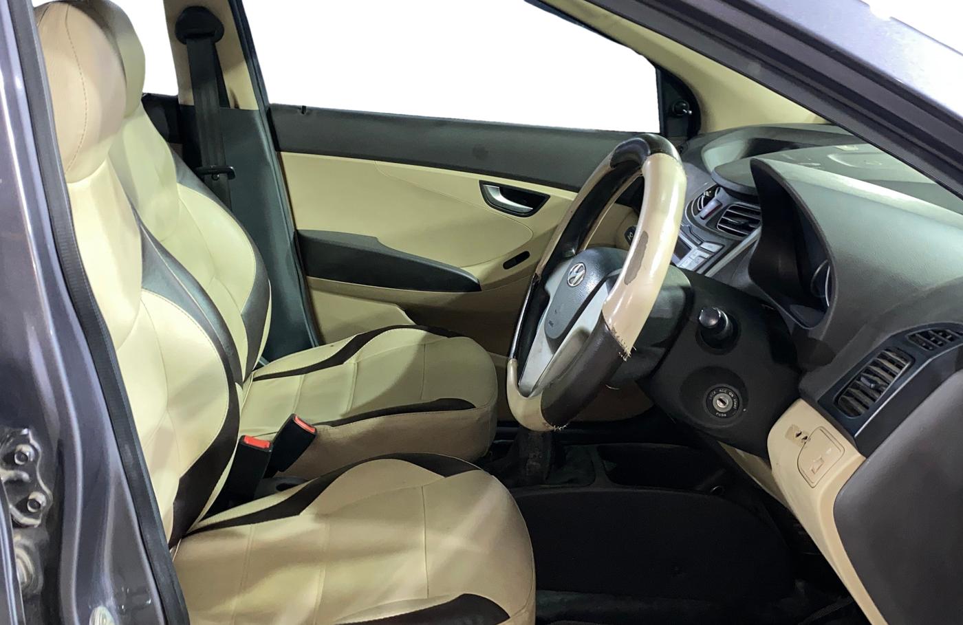 2015 Hyundai Eon SPORTZ, Petrol, Manual, 33,844 km, Right Side Front Door Cabin