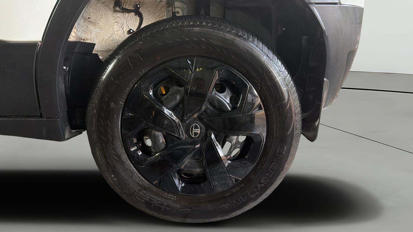 2025 Tata PUNCH Adventure (S) iCNG, CNG, Manual, 4,858 km, Left Rear Wheel