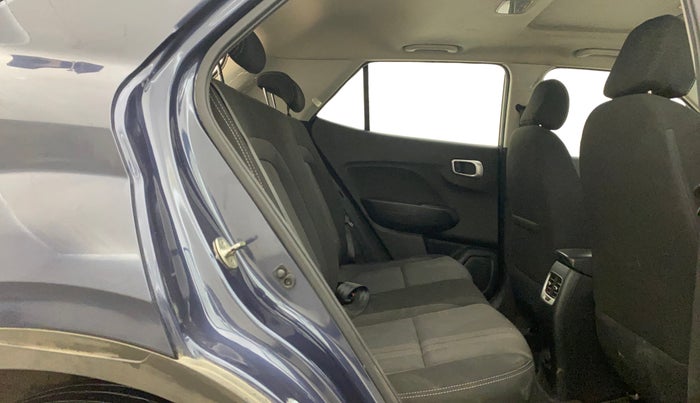 2021 Hyundai VENUE SX 1.0 TURBO, Petrol, Manual, 44,059 km, Right Side Rear Door Cabin