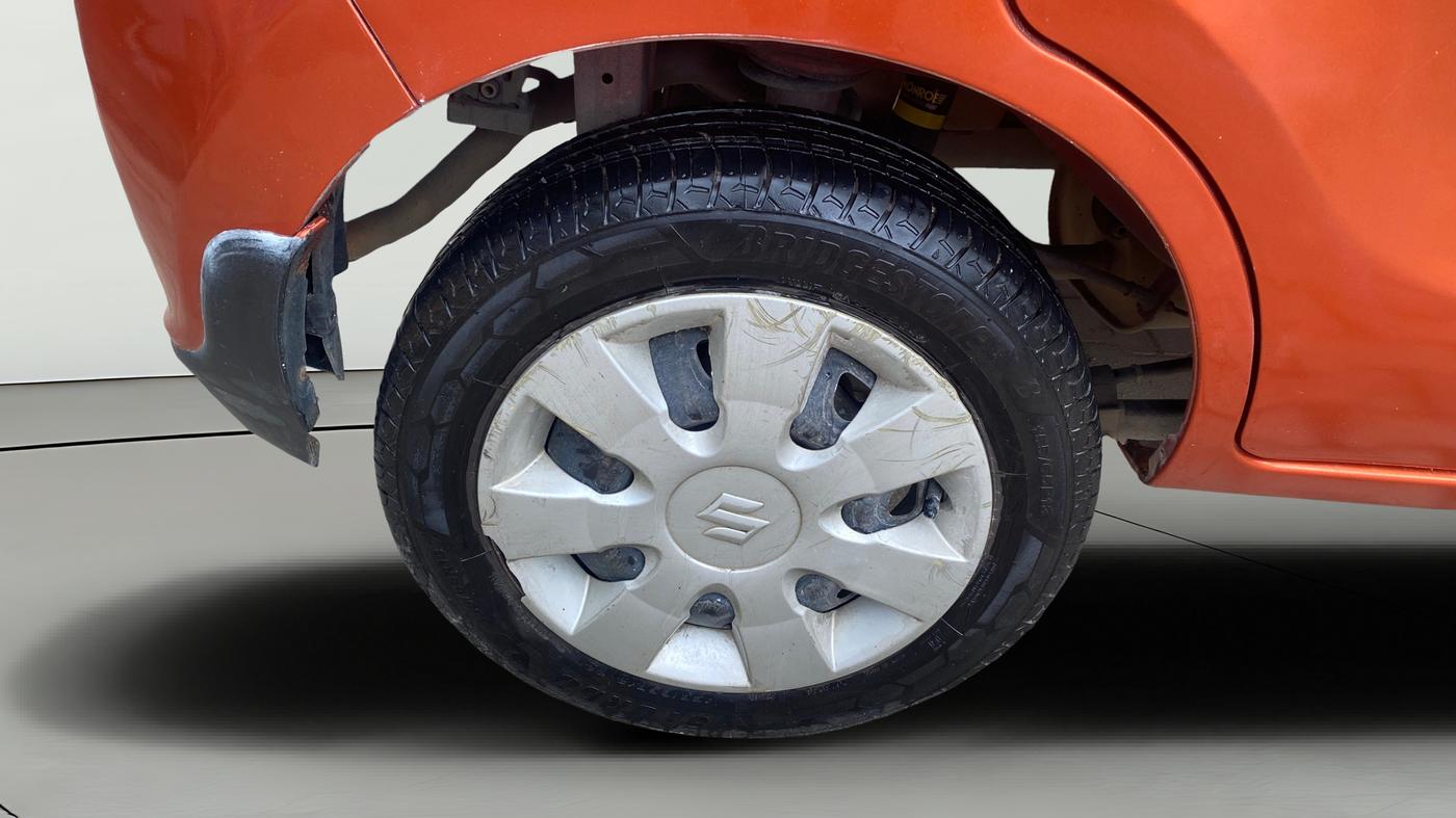 2017 Maruti Alto K10 VXI, Petrol, Manual, 98,670 km, Right Rear Wheel