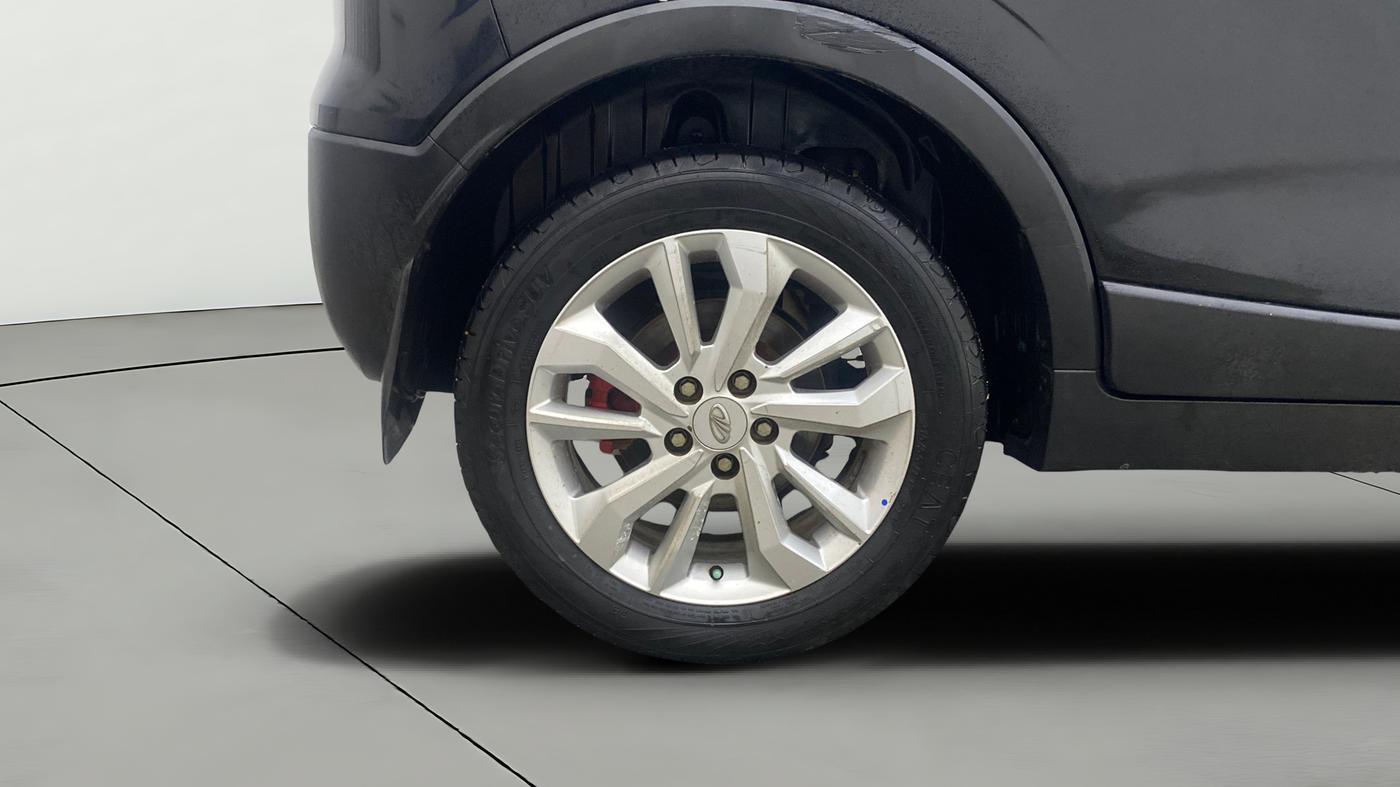 2020 Mahindra XUV300 W8 1.5 DIESEL, Diesel, Manual, 93,468 km, Right Rear Wheel