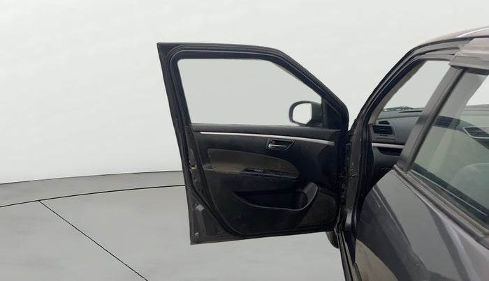 2016 Maruti Swift VXI, Petrol, Manual, 1,02,697 km, LHS Front Door