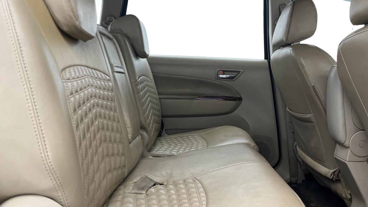 2017 Maruti Ertiga VXI, Petrol, Manual, 1,14,288 km, Right Side Rear Door Cabin