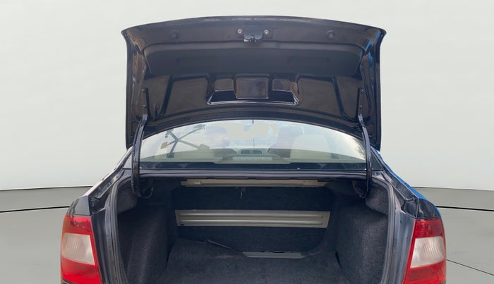 2013 Skoda Rapid ELEGANCE 1.6 TDI CR MT, Diesel, Manual, 85,878 km, Boot Door Open