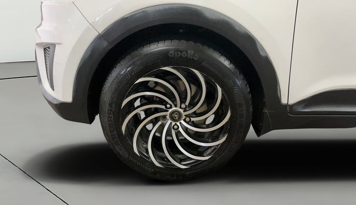 2016 Hyundai Creta E PLUS 1.6 PETROL, CNG, Manual, 1,25,577 km, Left Front Wheel