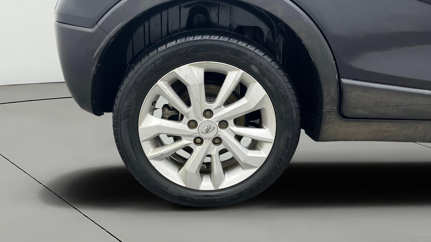 2019 Mahindra XUV300 W8 1.2 PETROL, Petrol, Manual, 55,445 km, Right Rear Wheel