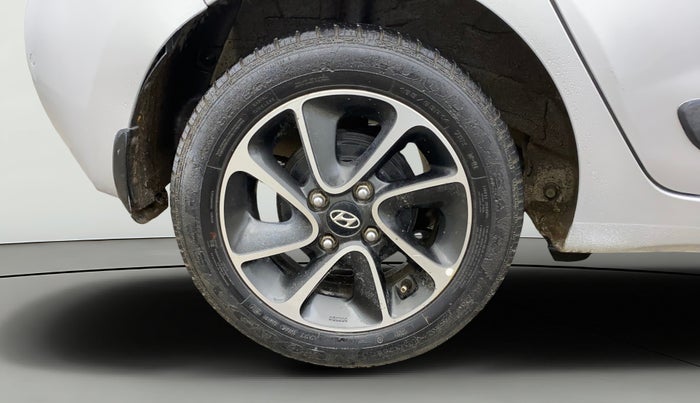 2017 Hyundai Grand i10 SPORTZ (O) AT 1.2 KAPPA VTVT, Petrol, Automatic, 25,292 km, Right Rear Wheel