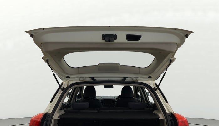 2020 Mahindra XUV300 W4 1.2 PETROL, Petrol, Manual, 61,281 km, Boot Door Open