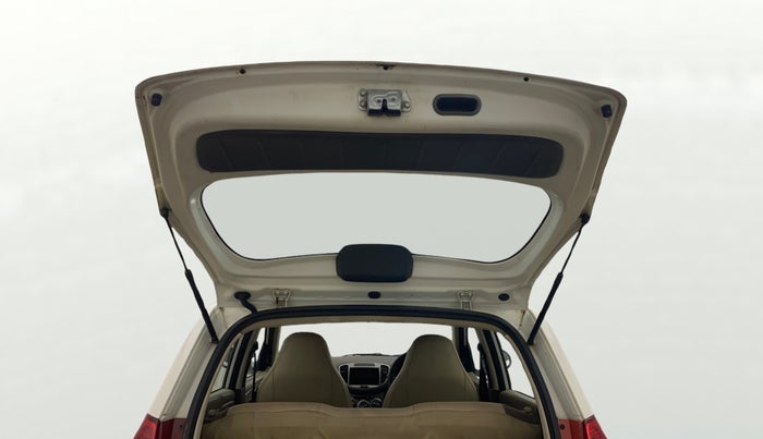 2014 Hyundai i10 MAGNA 1.1, CNG, Manual, 91,506 km, Boot Door Open