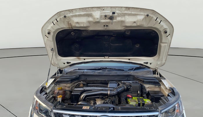 2020 Mahindra XUV300 W8 1.5 DIESEL, Diesel, Manual, 79,449 km, Open Bonet