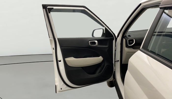 2025 Hyundai VENUE S 1.2, Petrol, Manual, 6,192 km, LHS Front Door