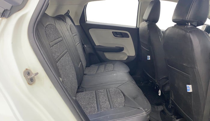 2021 Tata ALTROZ XT PETROL, CNG, Manual, 1,23,026 km, Right Side Rear Door Cabin