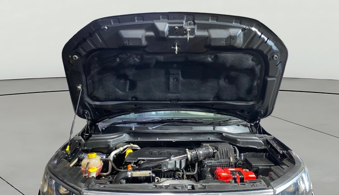 2021 Mahindra XUV300 W8 1.2 PETROL, Petrol, Manual, 53,404 km, Open Bonet