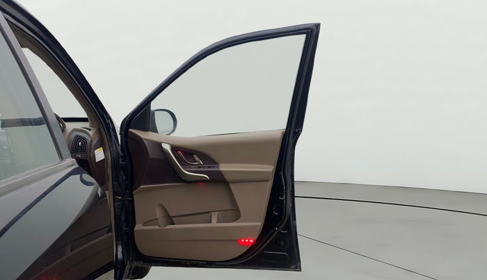 2013 Mahindra XUV500 W8, Diesel, Manual, 91,336 km, RHS Front Door