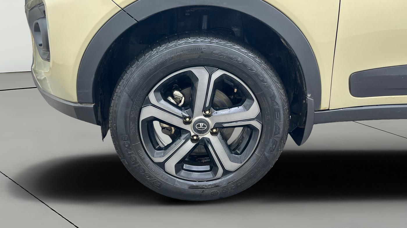 2022 Tata NEXON XZ PLUS PETROL KAZIRANGA, Petrol, Manual, 18,028 km, Left Front Wheel