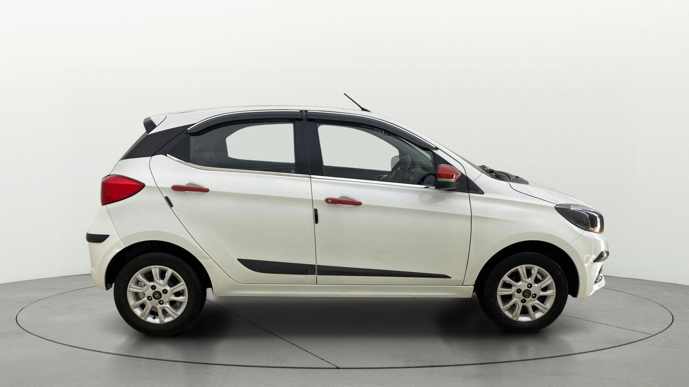 2017 Tata Tiago XZ PETROL, Petrol, Manual, 51,996 km, Right Side View