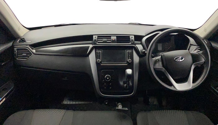 2017 Mahindra KUV 100 NXT K8 P 6 STR DUAL TONE, Petrol, Manual, 40,703 km, Dashboard