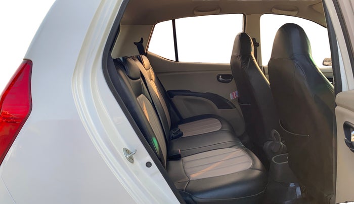 2017 Hyundai i10 SPORTZ (O) 1.2, Petrol, Manual, 35,320 km, Right Side Rear Door Cabin