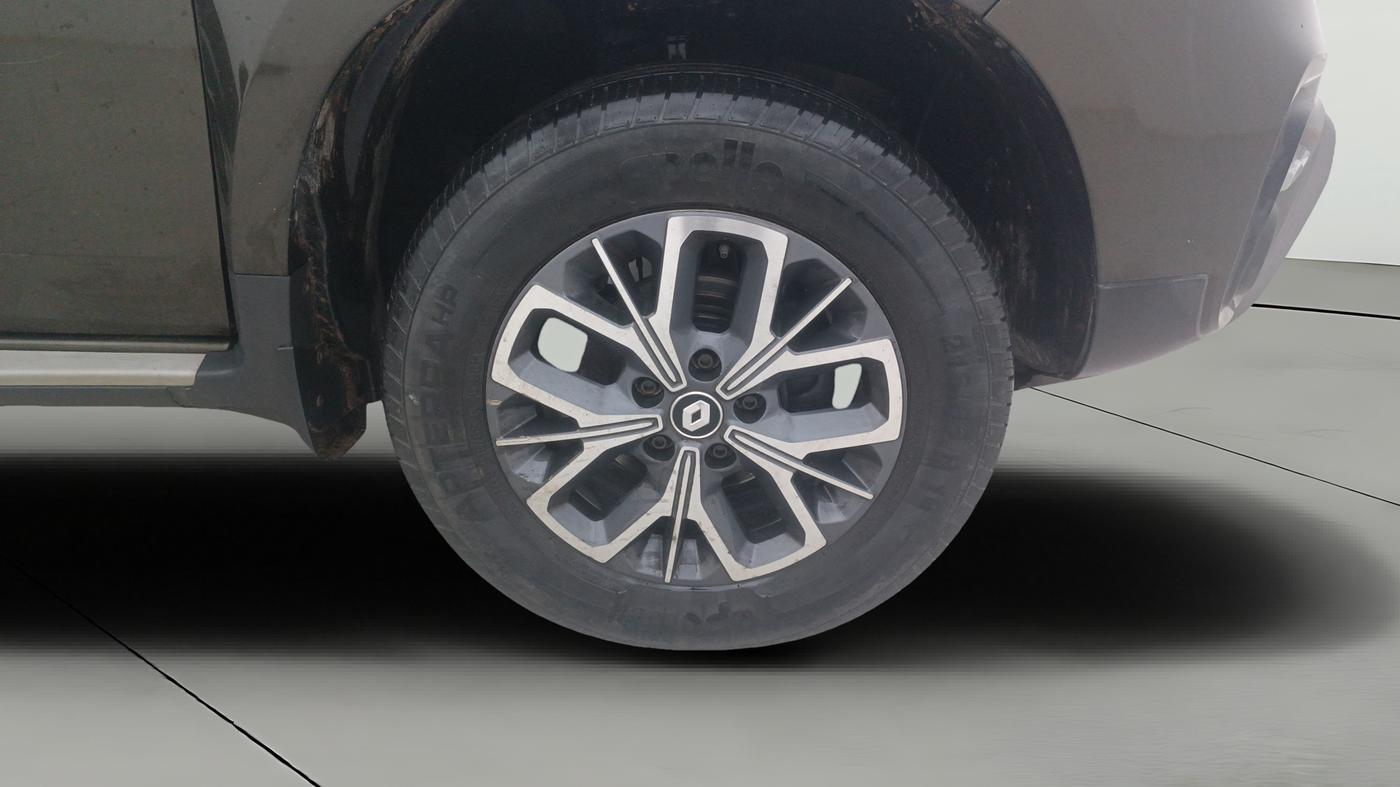 2021 Renault Duster RXZ 1.5 PETROL MT, Petrol, Manual, 27,770 km, Right Front Wheel