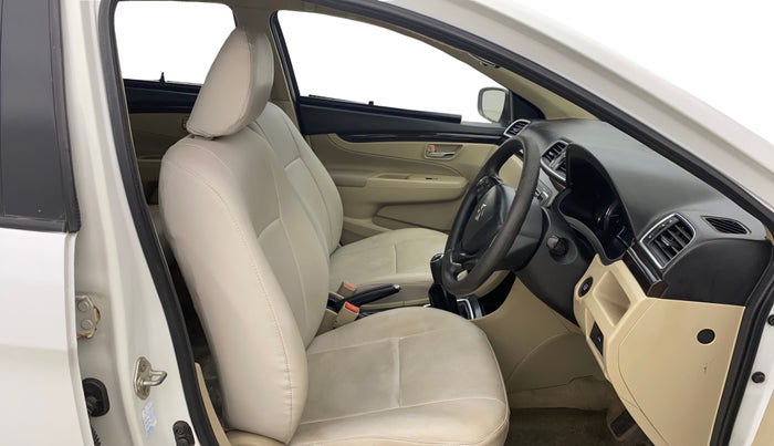 2017 Maruti Ciaz ZETA 1.4  MT PETROL, Petrol, Manual, 74,331 km, Right Side Front Door Cabin