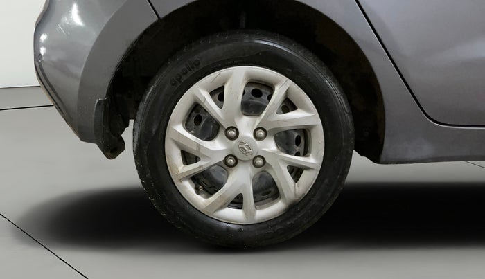 2017 Hyundai Grand i10 SPORTZ 1.2 KAPPA VTVT, CNG, Manual, 35,857 km, Right Rear Wheel