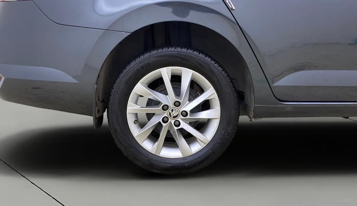 2024 Skoda SLAVIA AMBITION 1.0L TSI AT, Petrol, Automatic, 28,510 km, Right Rear Wheel