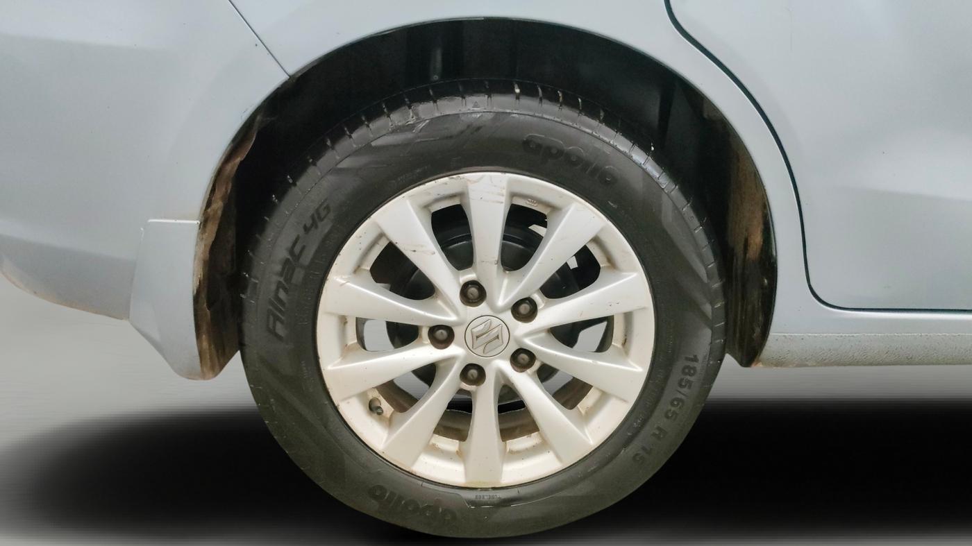 2014 Maruti Ertiga ZXI, CNG, Manual, 47,925 km, Right Rear Wheel