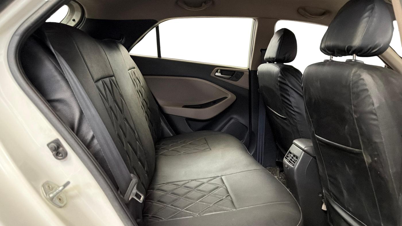 2014 Hyundai Elite i20 MAGNA 1.2, Petrol, Manual, 33,720 km, Right Side Rear Door Cabin