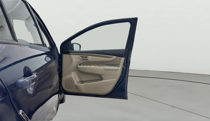 2018 Maruti Ciaz DELTA 1.5 SHVS MT PETROL, Petrol, Manual, 90,868 km, RHS Front Door