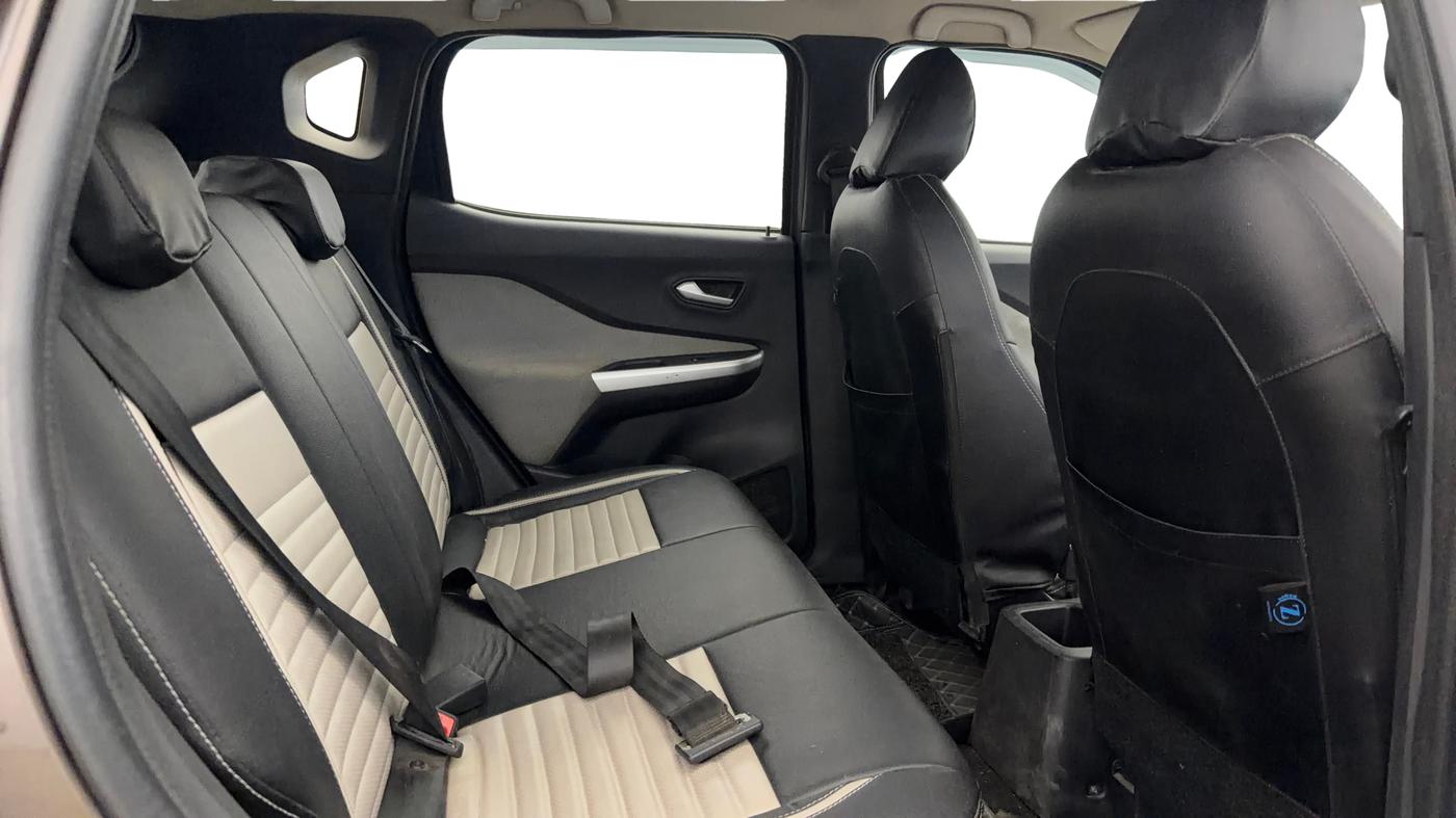 2022 Nissan MAGNITE XL, Petrol, Manual, 68,233 km, Right Side Rear Door Cabin