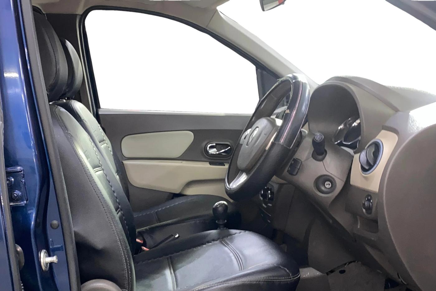 2015 Renault Lodgy 110 PS RXZ 7 STR, Diesel, Manual, 85,293 km, Right Side Front Door Cabin