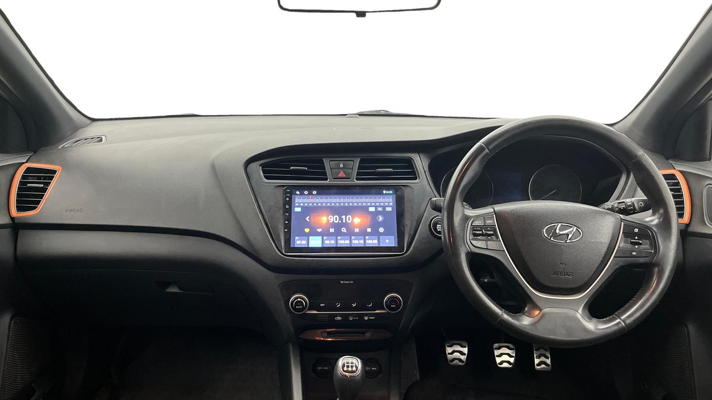 2017 Hyundai i20 Active 1.2 SX, Petrol, Manual, 61,915 km, Dashboard
