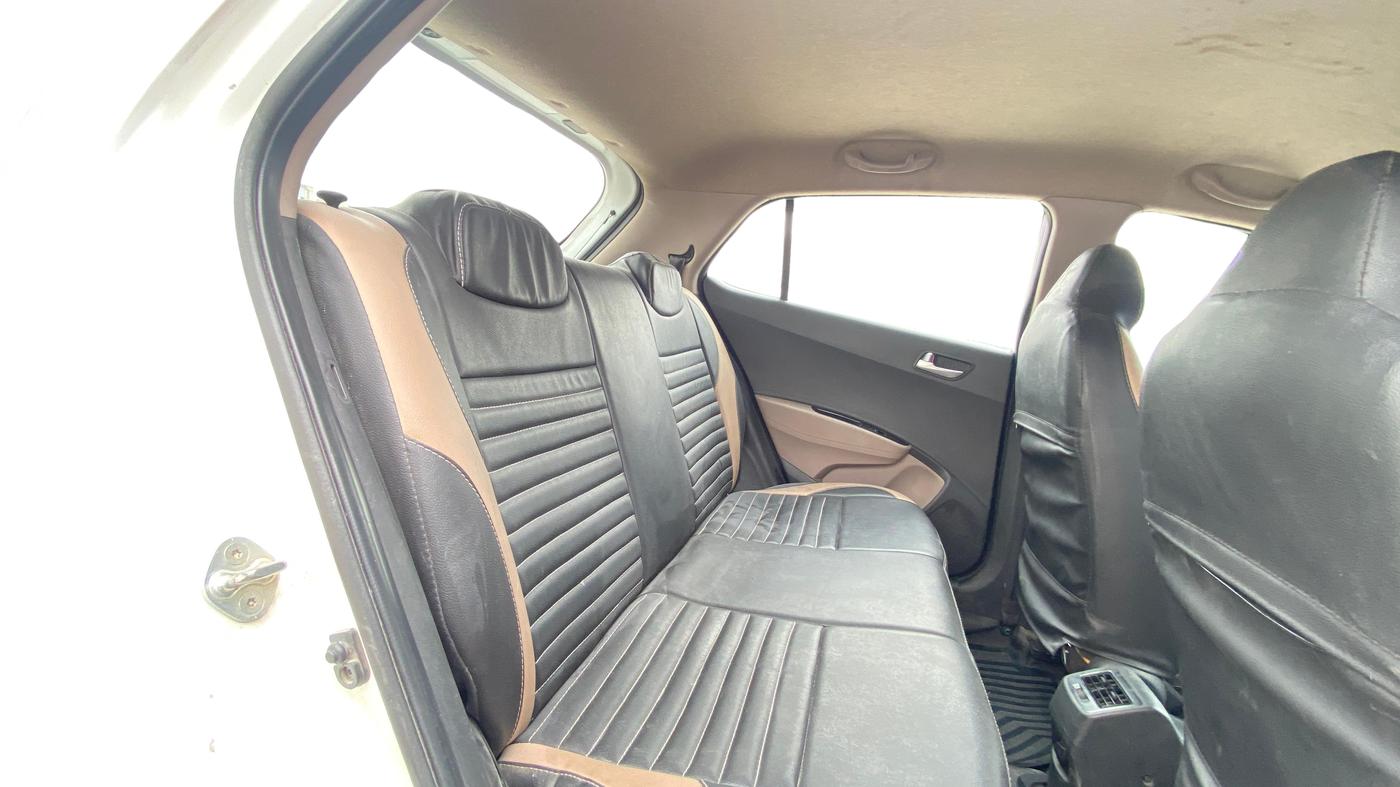 2019 Hyundai Grand i10 SPORTZ 1.2 KAPPA VTVT, Petrol, Manual, 67,838 km, Right Side Rear Door Cabin