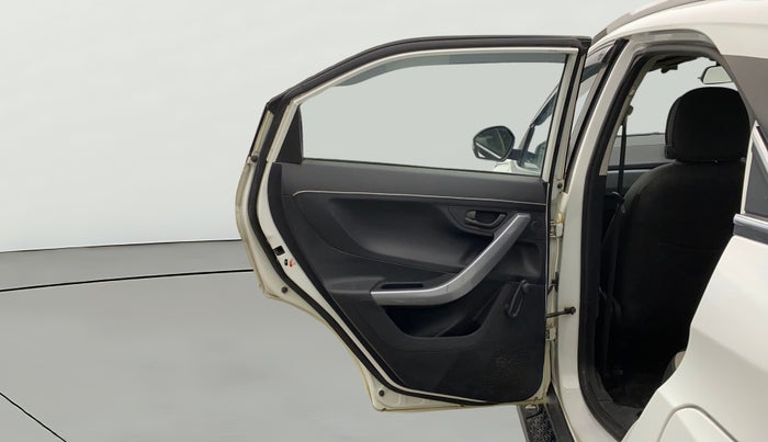 2022 Tata NEXON XE PETROL, CNG, Manual, 75,986 km, LHS Rear Door