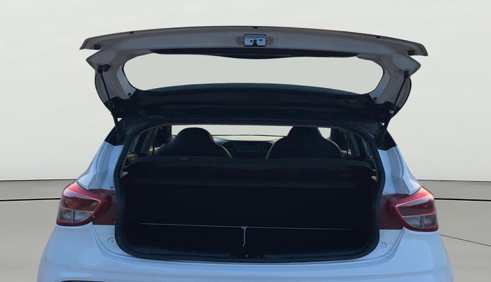 2018 Hyundai Grand i10 SPORTZ 1.2 KAPPA VTVT DUAL TONE, Petrol, Manual, 1,19,801 km, Boot Door Open