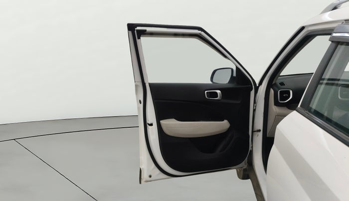 2023 Hyundai VENUE SX 1.2 PETROL, Petrol, Manual, 10,757 km, LHS Front Door