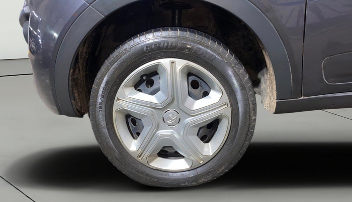 2019 Tata NEXON XM PETROL, Petrol, Manual, 31,721 km, Left Front Wheel