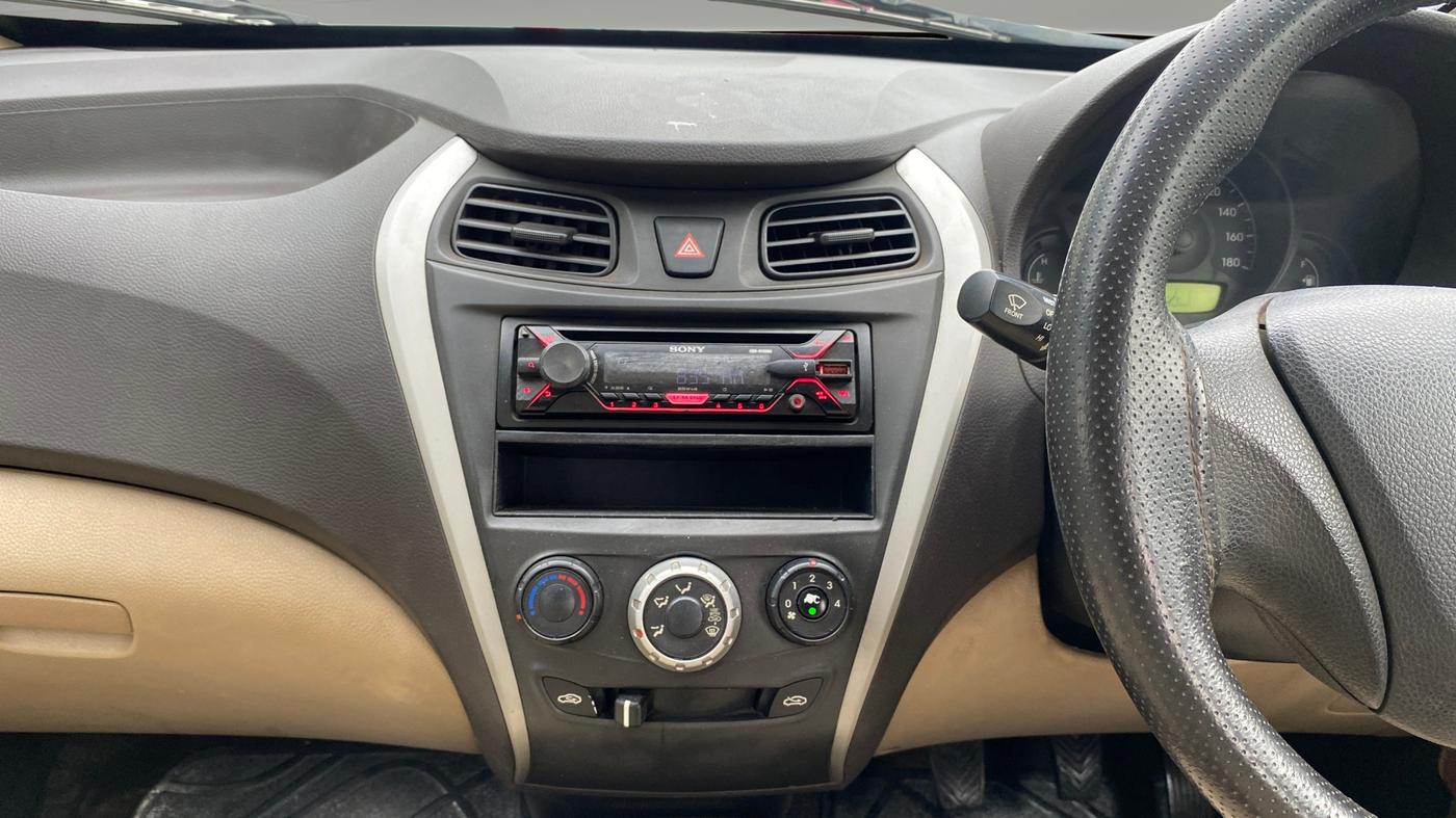2017 Hyundai Eon ERA +, Petrol, Manual, 70,767 km, Air Conditioner