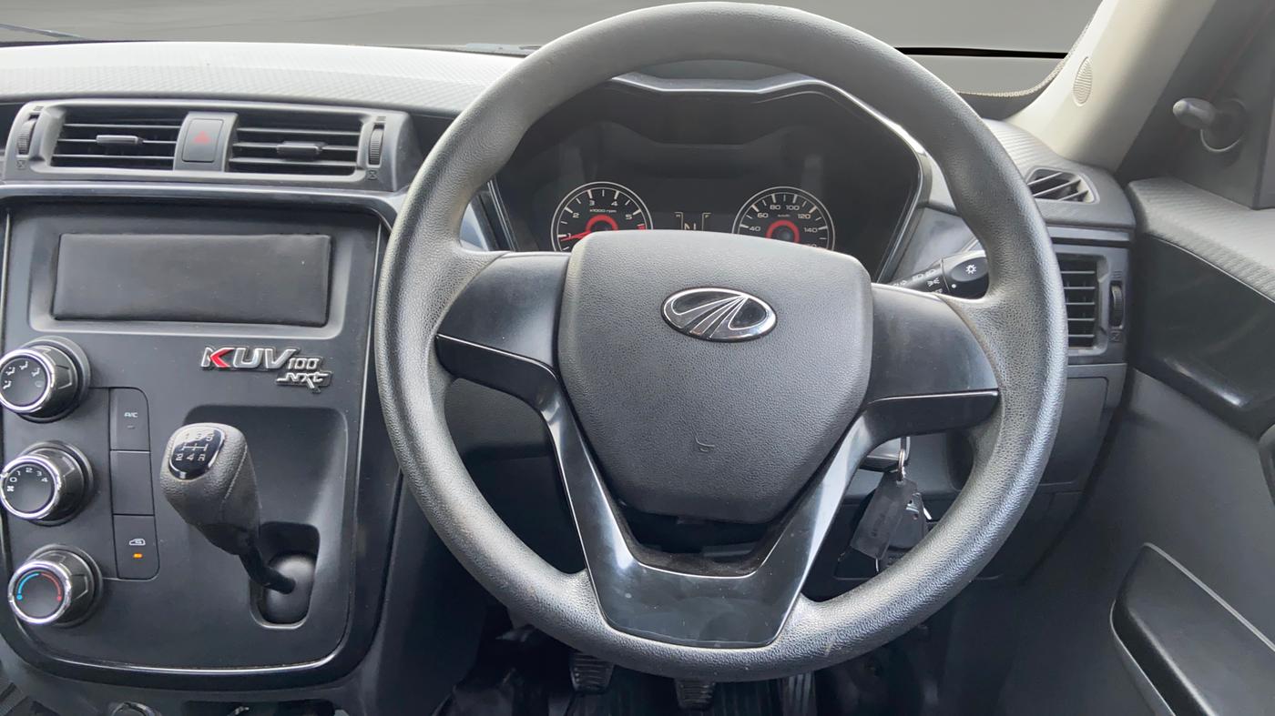 2019 Mahindra KUV 100 NXT K2 P 6 STR, Petrol, Manual, 40,324 km, Steering Wheel Close Up