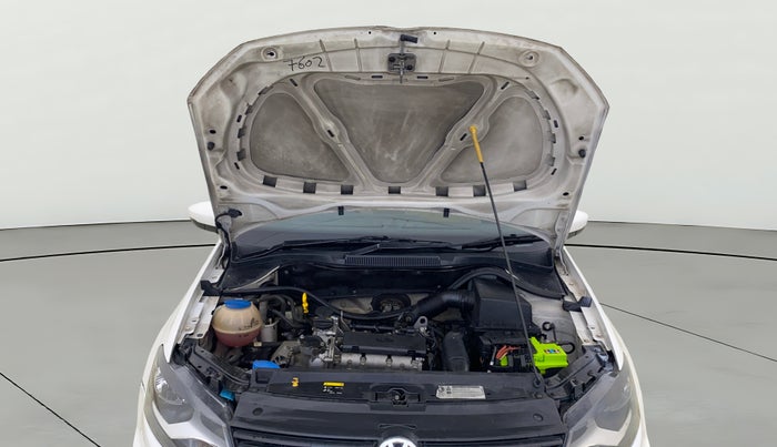 2017 Volkswagen Ameo HIGHLINE1.2L PLUS 16 ALLOY, Petrol, Manual, 83,634 km, Open Bonet