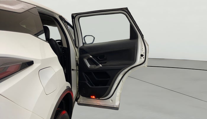 2020 Tata Harrier XM 2.0L KRYOTEC, Diesel, Manual, 95,754 km, RHS Rear Door