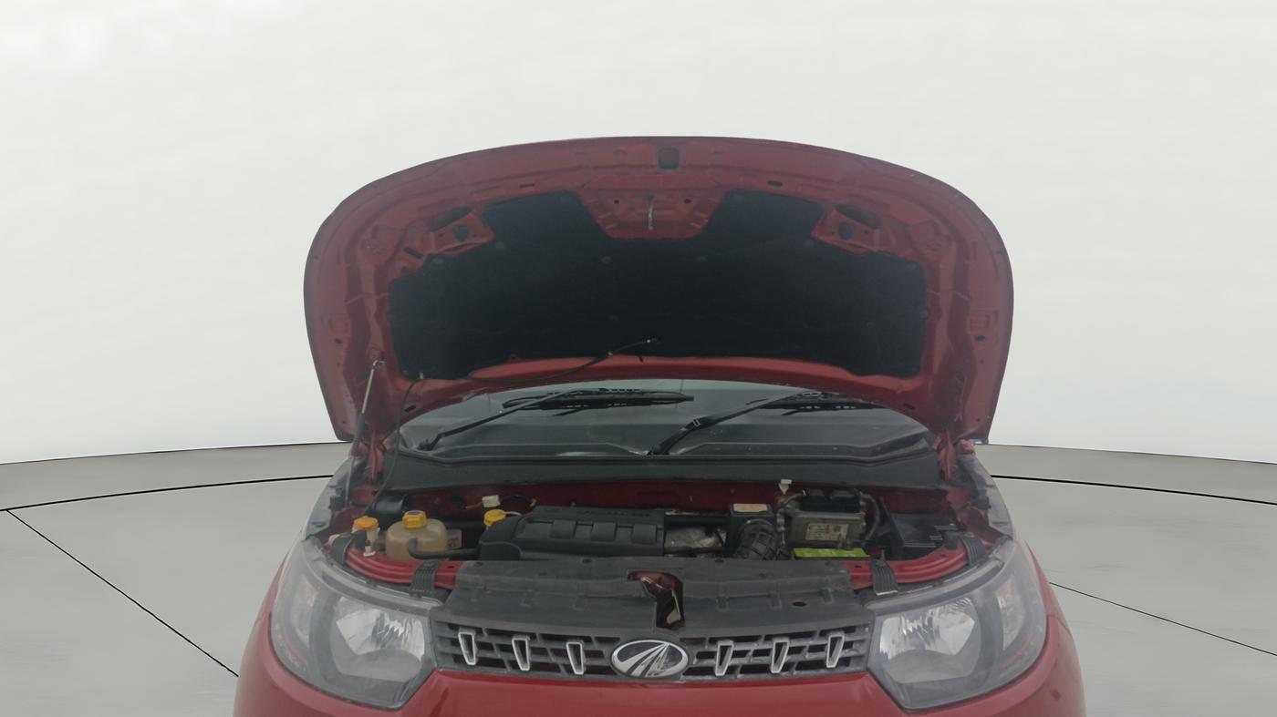 2017 Mahindra Kuv100 K8 6 STR, Petrol, Manual, 30,211 km, Open Bonet