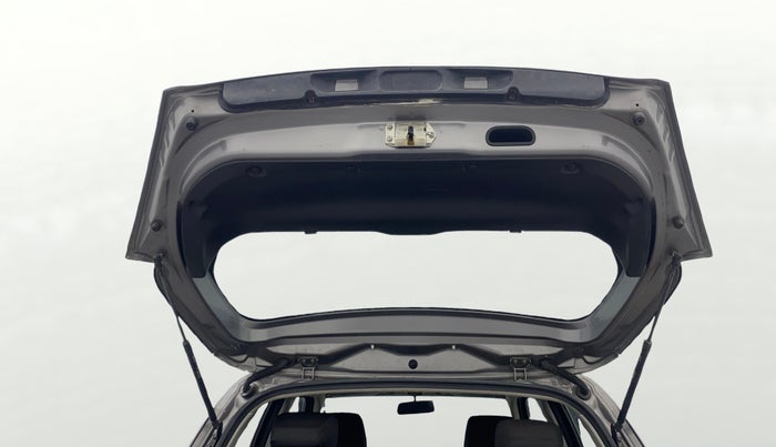 2015 Maruti Swift LXI (O), Petrol, Manual, 99,344 km, Boot Door Open