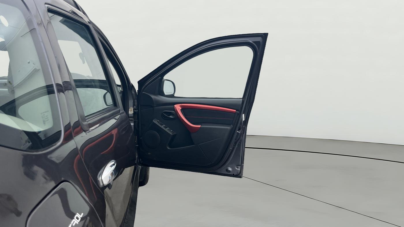 2018 Renault Duster RXS CVT, Petrol, Automatic, 54,897 km, RHS Front Door