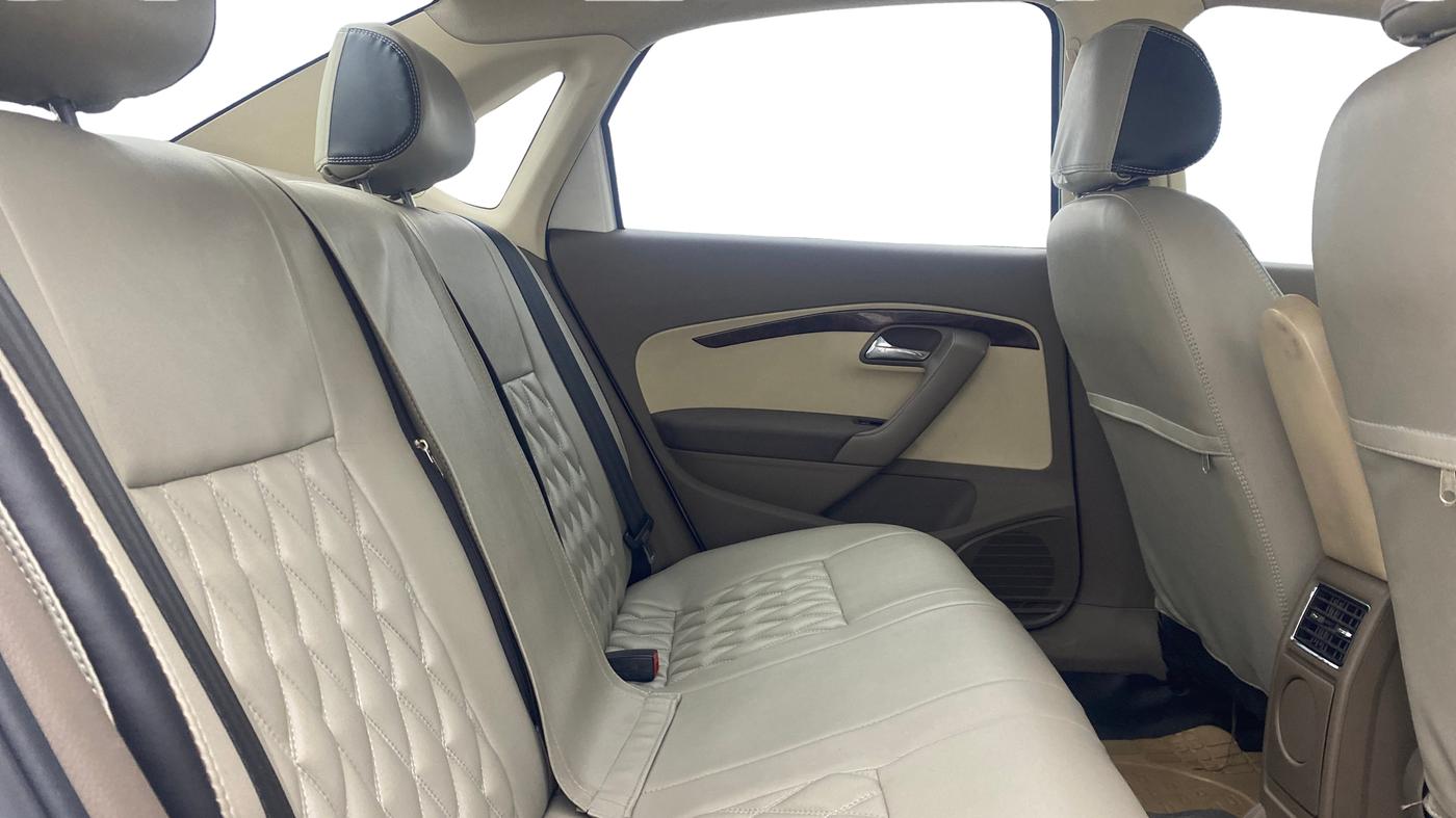 2015 Skoda Rapid 1.5 TDI CR ELEGANCE AT, Diesel, Automatic, 1,18,712 km, Right Side Rear Door Cabin