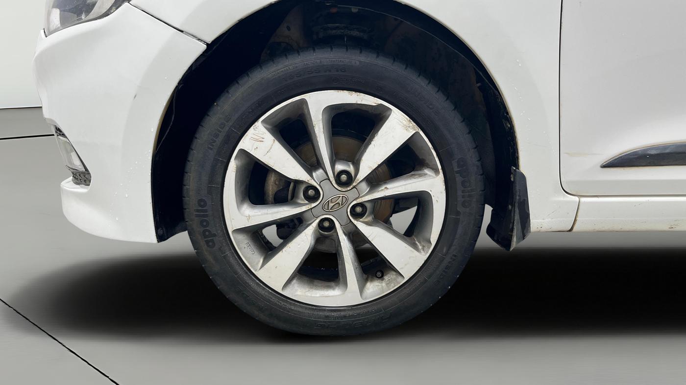 2015 Hyundai Elite i20 ASTA 1.2, Petrol, Manual, 1,03,321 km, Left Front Wheel