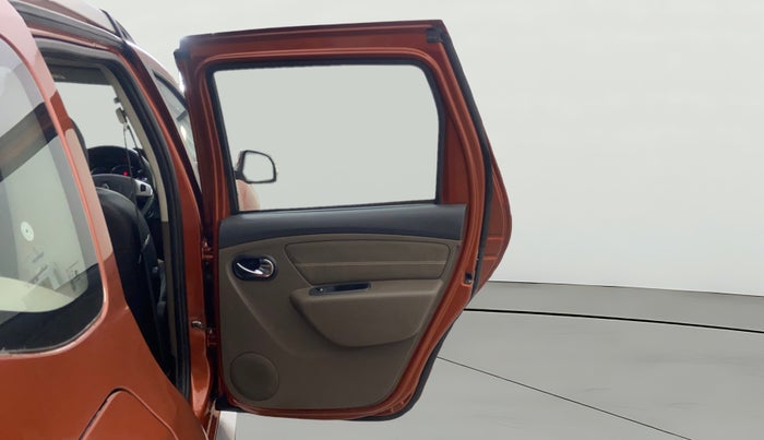 2016 Renault Duster 110 PS RXL 4X2 AMT, Diesel, Automatic, 77,608 km, RHS Rear Door